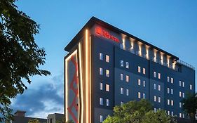Ibis Surabaya Tidar